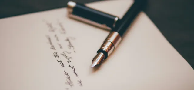 black and silver fountain pen by Álvaro Serrano courtesy of Unsplash.